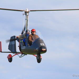 Kunde + Pilot Traghubschrauber Rundflug